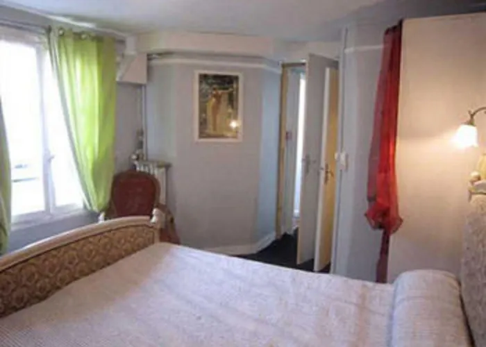 Hotell De Lille Louvre 2*