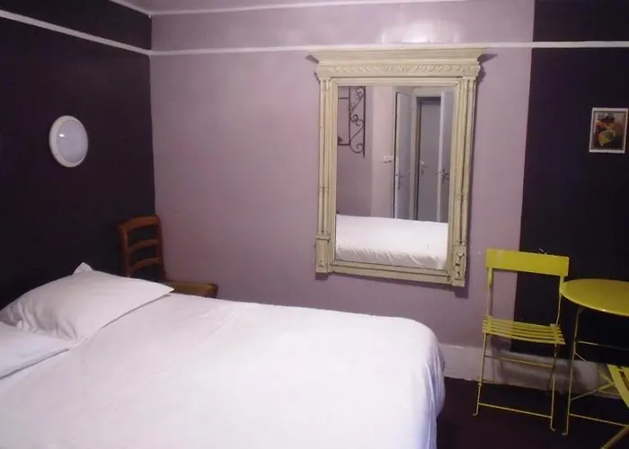 De Lille Louvre Hotell