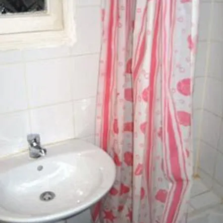 Hotel De Lille-louvre 2*