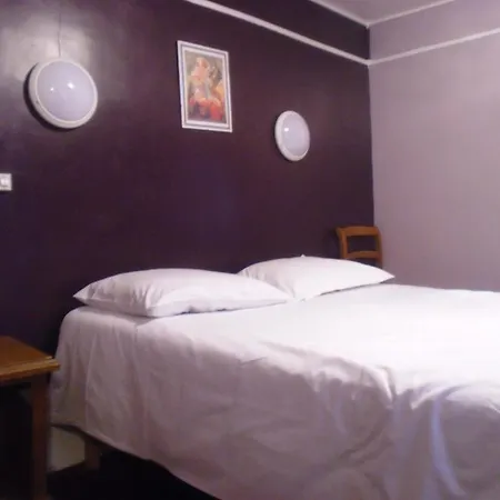 Hotell De Lille Louvre 2*