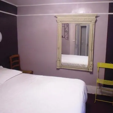 De Lille Louvre Hotell