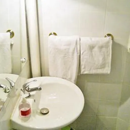 Hotel De Lille Louvre París