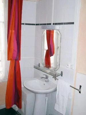 De Lille-louvre Hotel 2*